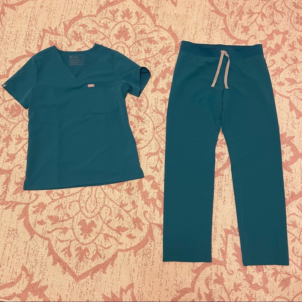 NWOT FIGS Scrubs - Small